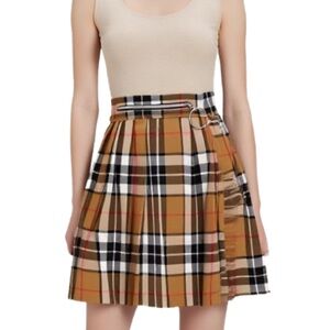 Love to be True Ashley Plaid Pleated Mini Skirt with Chain Detailing Size Small